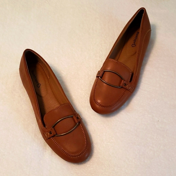 BareTraps Shoes - NWOB BareTraps wedge loafers